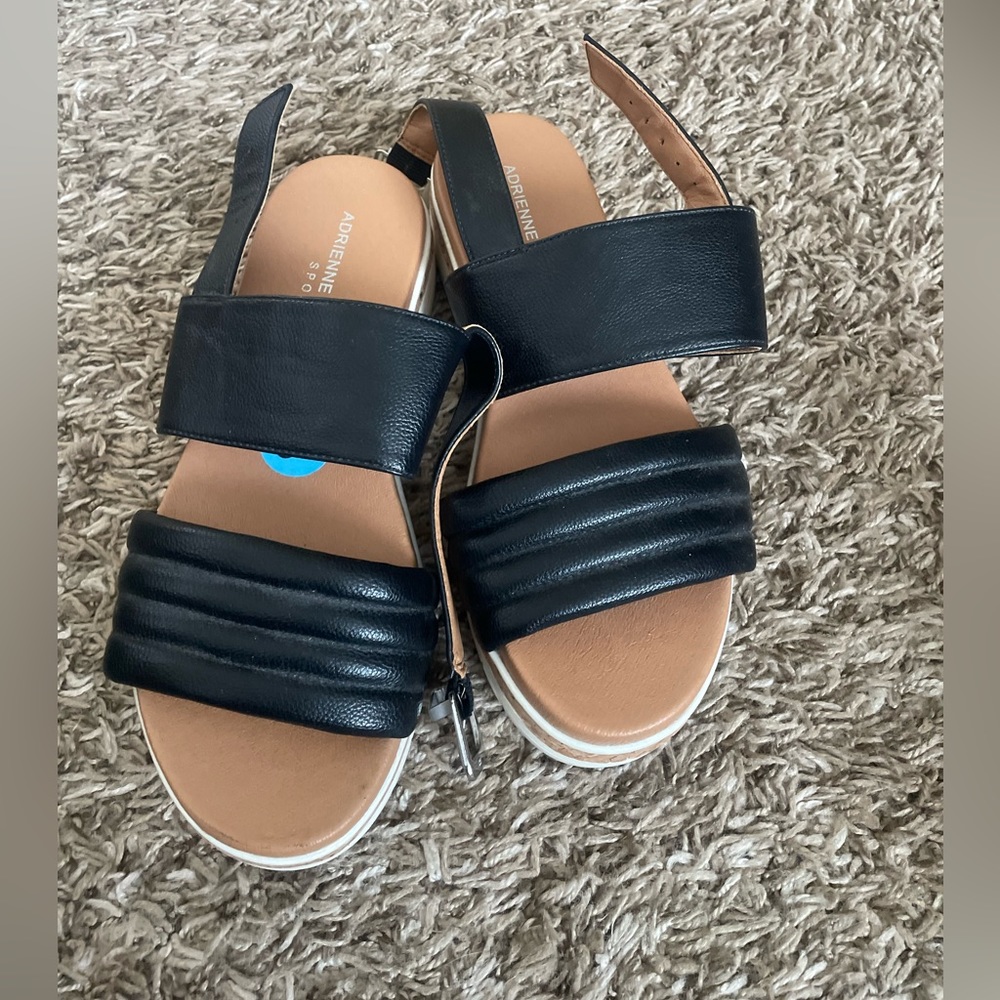 Adrienne Vittadini plataforma wedges!